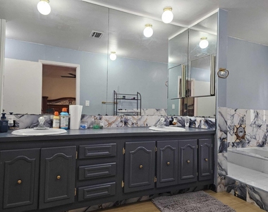 1625 Nw 58th Avenue - Photo Thumbnail 21