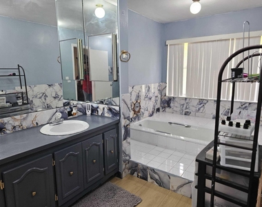 1625 Nw 58th Avenue - Photo Thumbnail 22