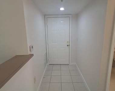171 Sw Palm Drive - Photo Thumbnail 2