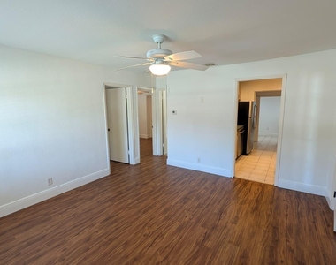 1448 Ne 27th Court - Photo Thumbnail 5