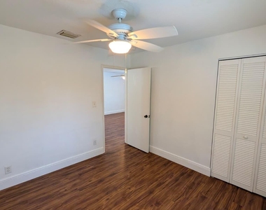 1448 Ne 27th Court - Photo Thumbnail 12
