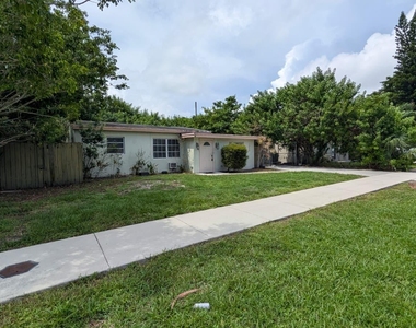 1448 Ne 27th Court - Photo Thumbnail 1