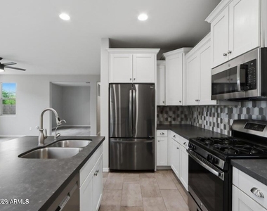 1942 S Sycamore Place - Photo Thumbnail 7