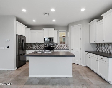 1942 S Sycamore Place - Photo Thumbnail 6