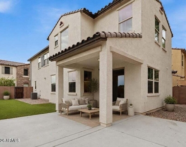 1942 S Sycamore Place - Photo Thumbnail 30