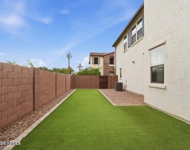 1942 S Sycamore Place - Photo Thumbnail 31