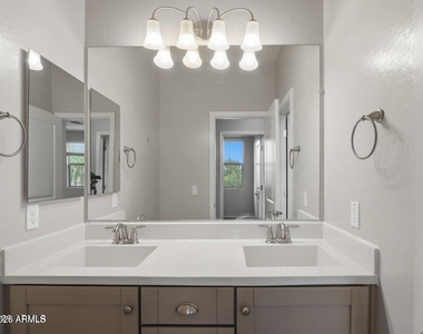 1942 S Sycamore Place - Photo Thumbnail 17