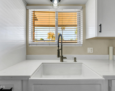 4701 N 68th Street - Photo Thumbnail 8