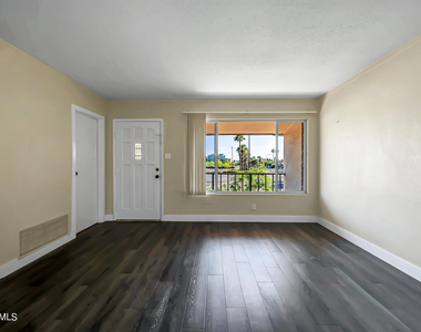 4701 N 68th Street - Photo Thumbnail 12