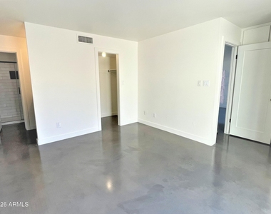 8 W Griswold Road - Photo Thumbnail 8