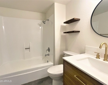 8 W Griswold Road - Photo Thumbnail 16