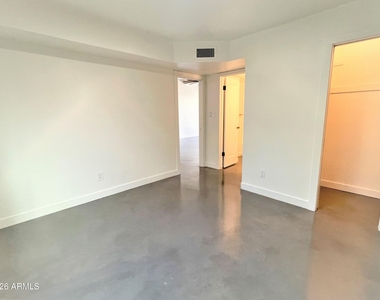 8 W Griswold Road - Photo Thumbnail 14