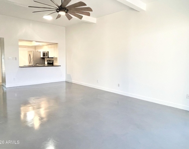 8 W Griswold Road - Photo Thumbnail 2