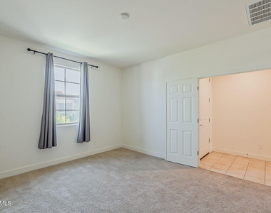 10962 W Taylor Street - Photo Thumbnail 3
