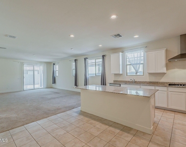 10962 W Taylor Street - Photo Thumbnail 7