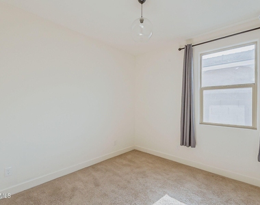 10962 W Taylor Street - Photo Thumbnail 28