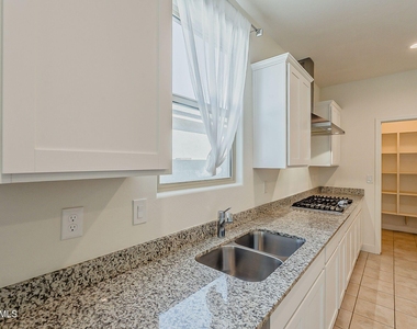 10962 W Taylor Street - Photo Thumbnail 11