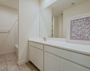 10962 W Taylor Street - Photo Thumbnail 31