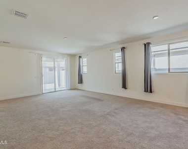 10962 W Taylor Street - Photo Thumbnail 14