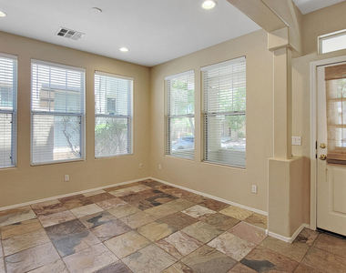 21156 W Elm Way - Photo Thumbnail 5