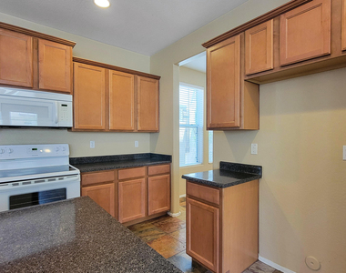 21156 W Elm Way - Photo Thumbnail 10