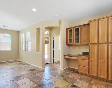 21156 W Elm Way - Photo Thumbnail 7