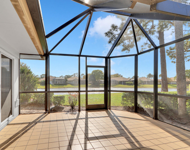 7340 Pine Creek Way - Photo Thumbnail 32