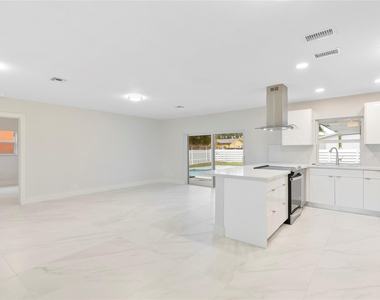 4490 Nw 8th Street - Photo Thumbnail 5