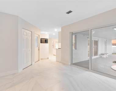 4490 Nw 8th Street - Photo Thumbnail 21