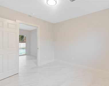 4490 Nw 8th Street - Photo Thumbnail 14