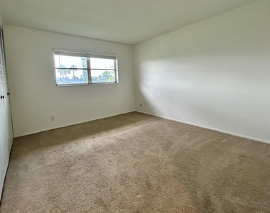 2895 Crosley Drive W - Photo Thumbnail 6
