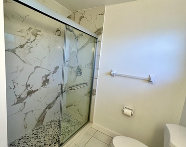 2895 Crosley Drive W - Photo Thumbnail 10