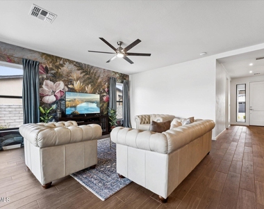 4791 N Yorkshire Loop - Photo Thumbnail 10