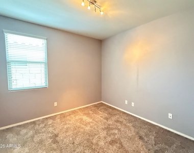 5231 W Leodra Lane - Photo Thumbnail 14