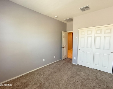 5231 W Leodra Lane - Photo Thumbnail 17