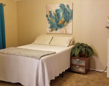 5758 E Garnet Avenue - Photo Thumbnail 8