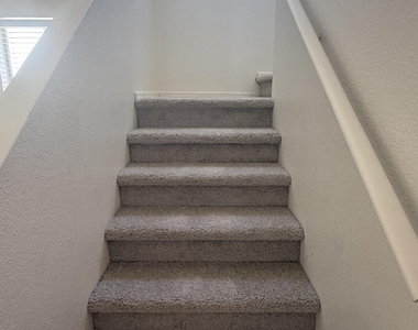 2448 E Hazeltine Way - Photo Thumbnail 6