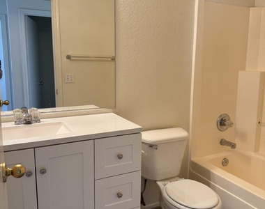 2448 E Hazeltine Way - Photo Thumbnail 13