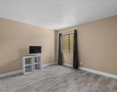 2515 N 52nd Street - Photo Thumbnail 19