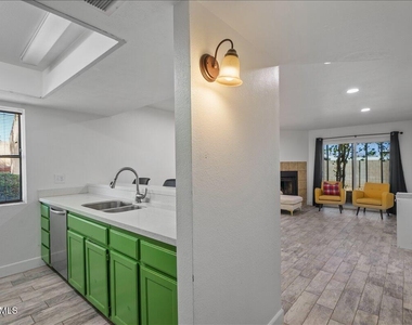2515 N 52nd Street - Photo Thumbnail 5