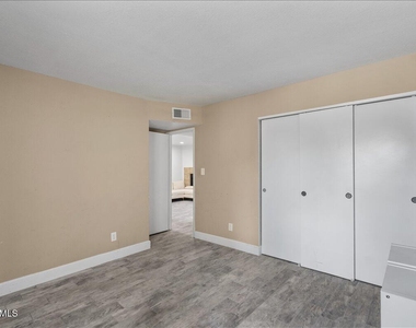 2515 N 52nd Street - Photo Thumbnail 20