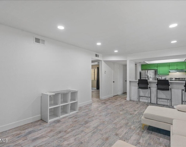 2515 N 52nd Street - Photo Thumbnail 13