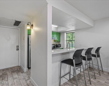 2515 N 52nd Street - Photo Thumbnail 9