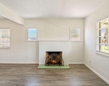 334 W Lewis Avenue - Photo Thumbnail 2