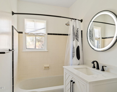 334 W Lewis Avenue - Photo Thumbnail 12