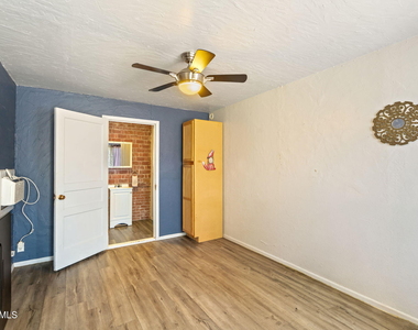 334 W Lewis Avenue - Photo Thumbnail 19