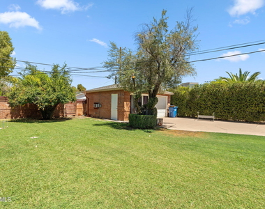 334 W Lewis Avenue - Photo Thumbnail 17