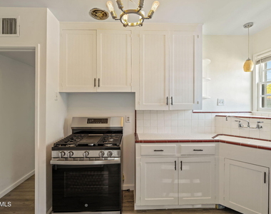 334 W Lewis Avenue - Photo Thumbnail 8