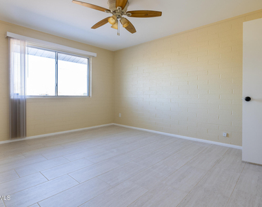 12208 N Pebble Beach Drive - Photo Thumbnail 17