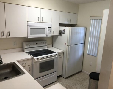 2236 N Cypress Bend Drive - Photo Thumbnail 3